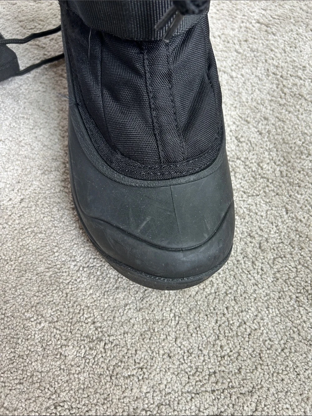 Kamik women’s Black Insulated Snow Boots with Drawcord Size 9